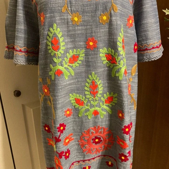 Rocks & Indigo embroidered dress size large - Picture 3 of 7